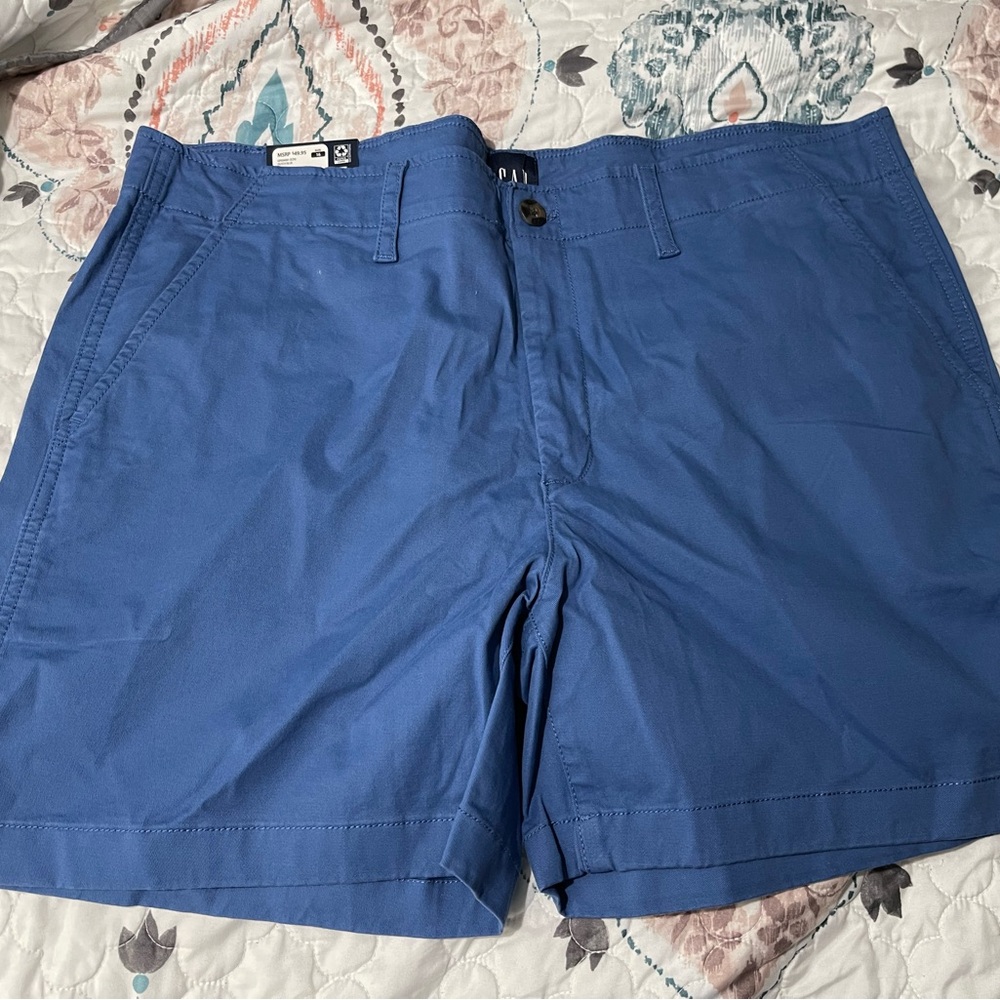 Gap classic mid rise short